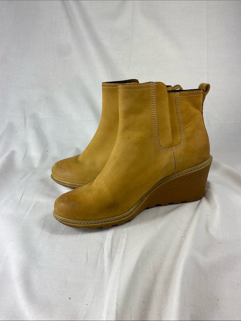 Timberline Women's Tan Wedge Suede Chelsea Ankle Booties Boots